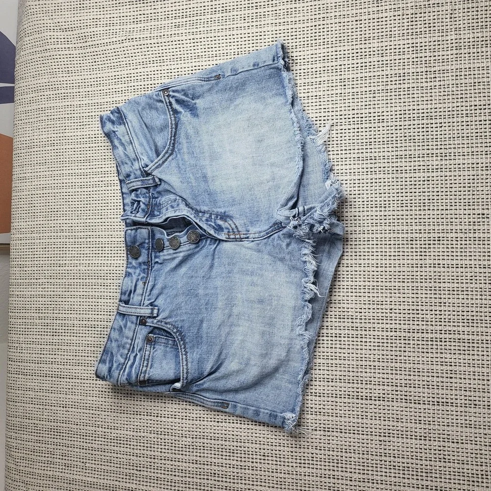 Levis 501 Shorts‎ Womens 28 Blue Denim Button Fly Raw Hem Distressed High Rise